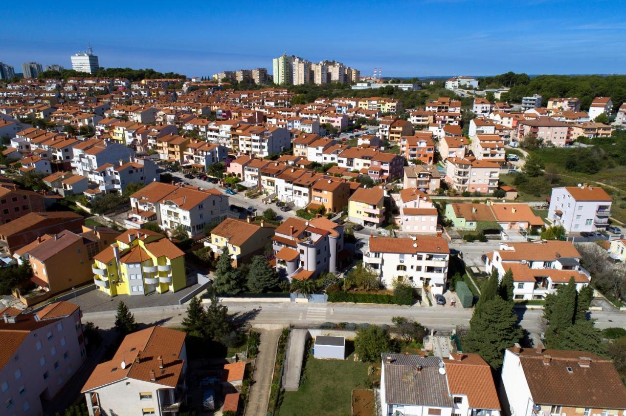 Vratovic Apartments Pula Exterior foto